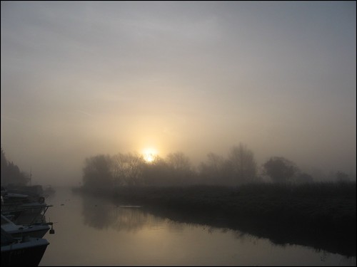england fog sunrise dawn boatyard norfolkbroads chedgrave riverchet rnbchet