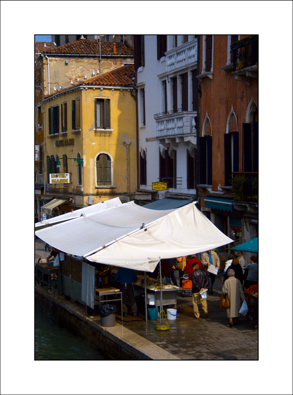 Bancarella a Venezia