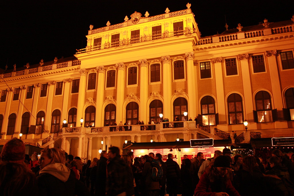 Schonbrunn Christmas Market | Le Palais de Schonbrunn, le ma… | Flickr