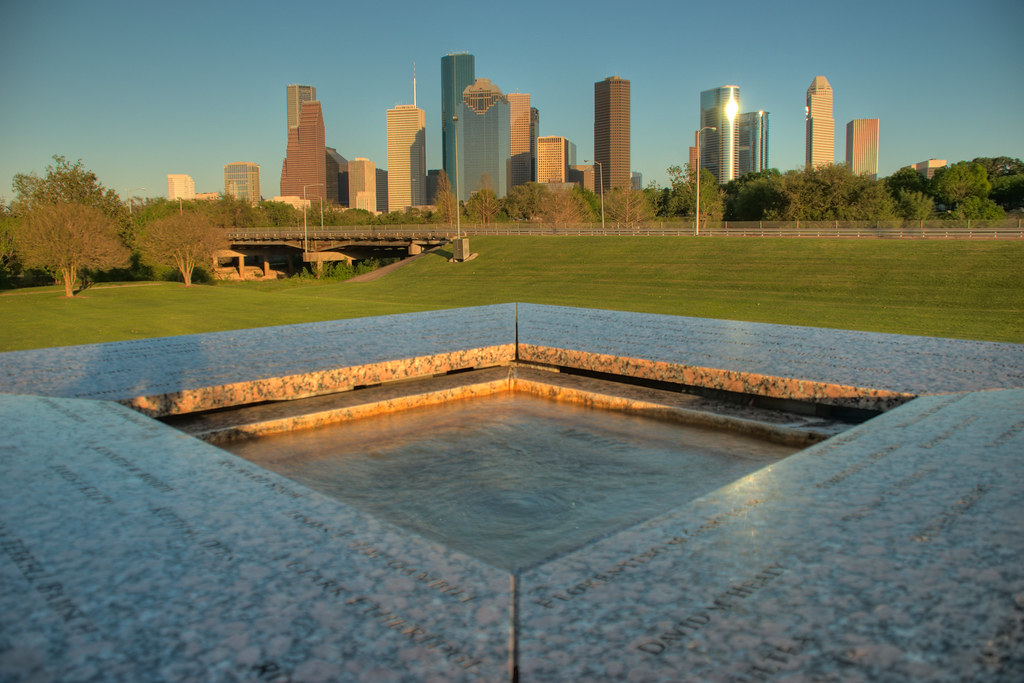 Police Memorial - Houston, TX | This shot was taken at the ...