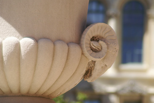 Urn | by reefbubbles