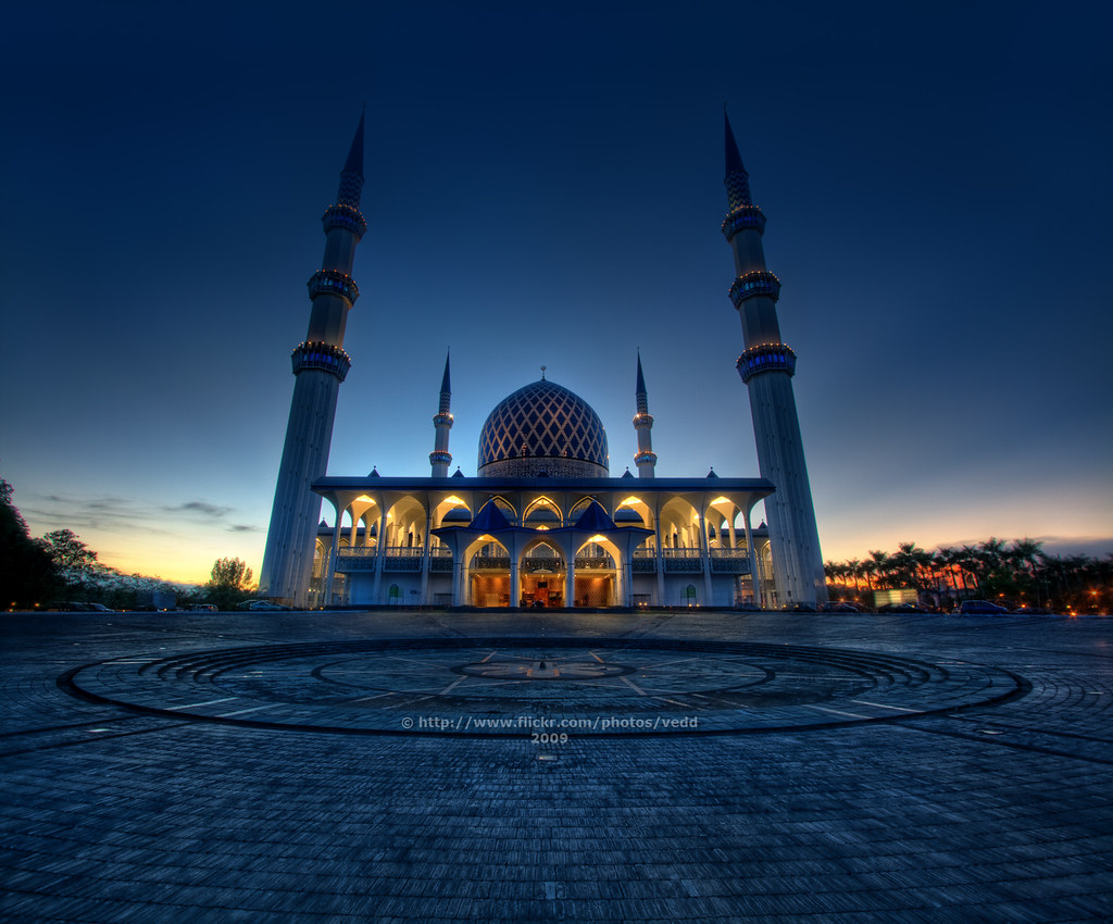 Shah Alam Mosque by vedd