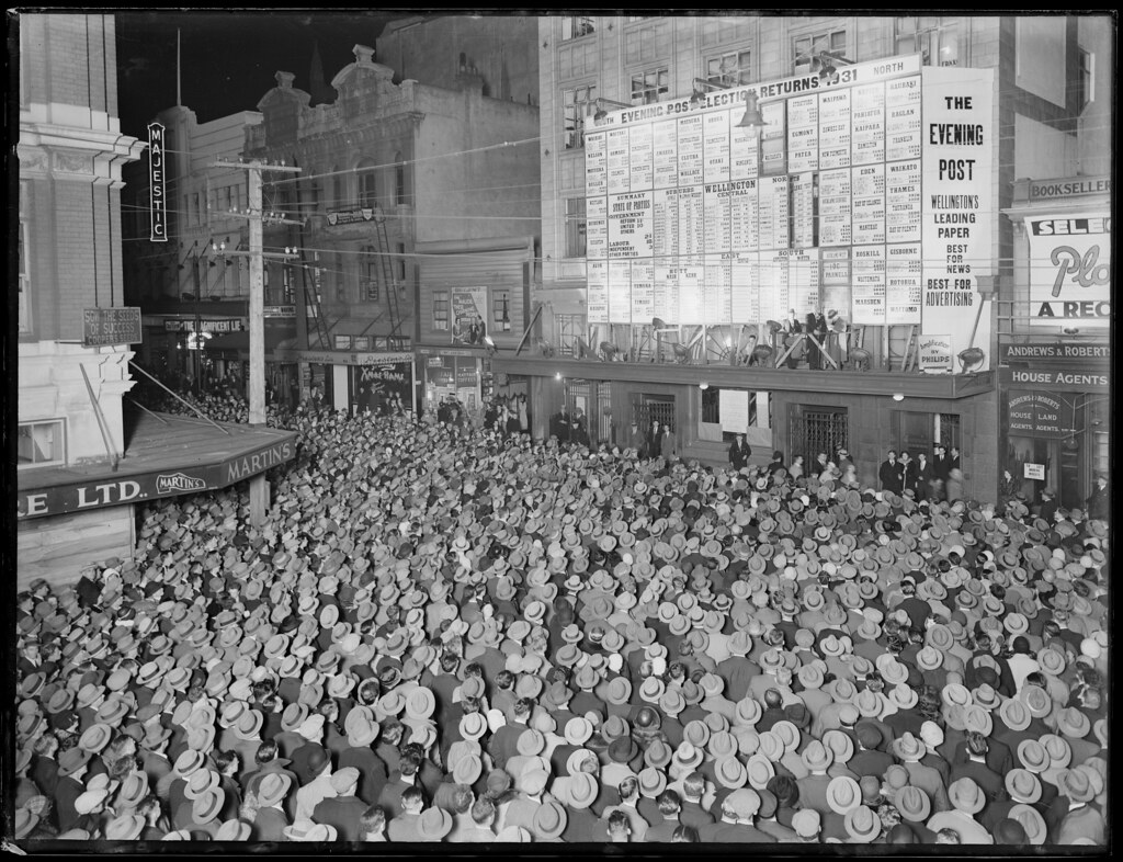 Crowd in Willis Street, Wellington, awaiting the results of the 1931 general election, 1931