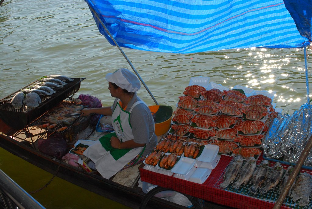 Grilled swimmer crab, freshwater prawns - Taling Chan Floating Market