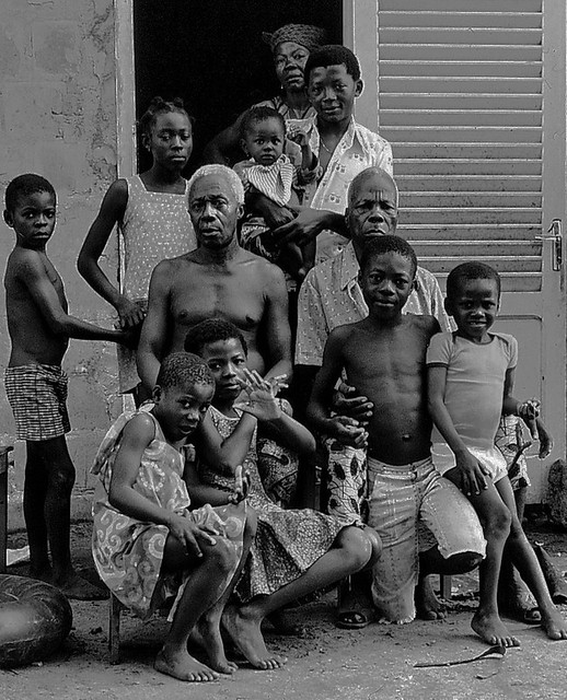 Libreville, Gabon. 1977. Jeanne et sa famille