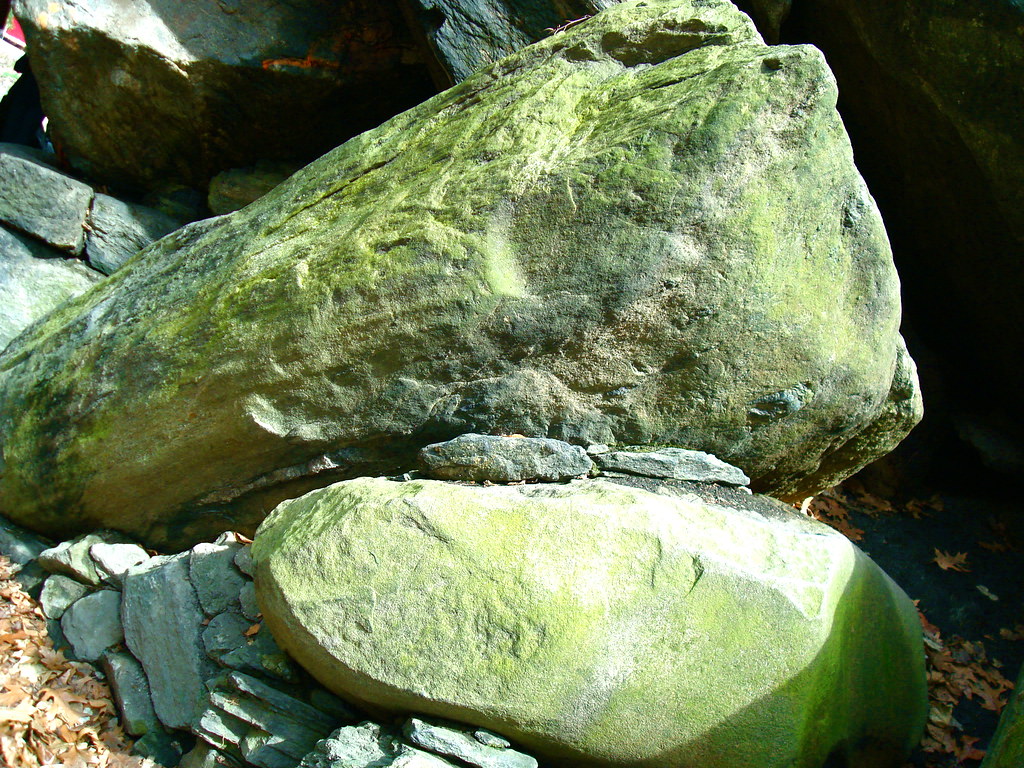 Effard Rocks emerald rocks | Joe Horvath | Flickr