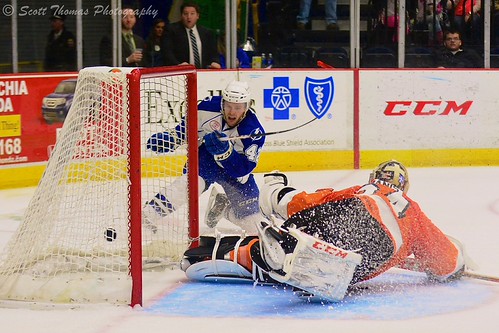 Hockey Action | Capturing ice hockey action takes knowledge … | Flickr