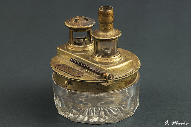 Anesthesiometer of the XIX century. Anestesiómetro del siglo XIX