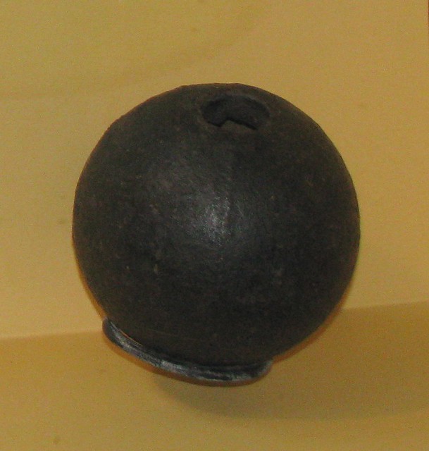 NMUSN020 - Pre WWI - American - 2.5 Pound Iron Hand Grenade - dropped from Fighting Tops onto enemy ships