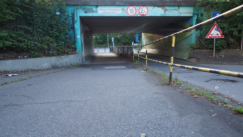 Braunschweig, Tunnel zum Parkplatz der DB AG | Aufnahme ents… | Flickr