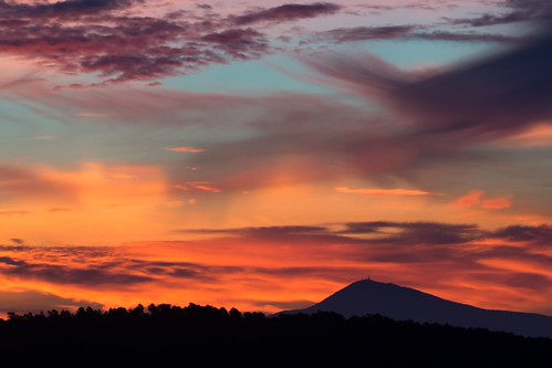 Lever de soleil - Ardèche, octobre 2013 by Hellevoet, flickr ciel ardèche