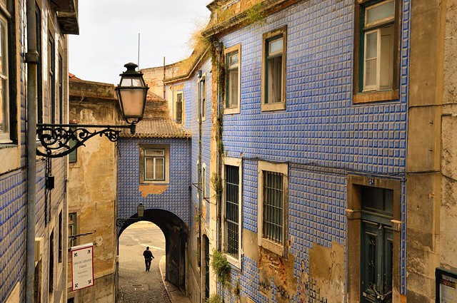 Lisbon: From  Alfonso de Albuquerque  street  2 /2