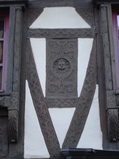 Colombages ornés d'une maison de Turckheim (Alsace, Haut-Rhin, France)
