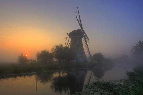 mist netherlands windmill sunrise krimpenerwaard vlist