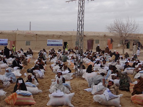 poverty charity pakistan afghanistan cold children islam muslims blankets humanitarian ngo quetta balochistan pashtun