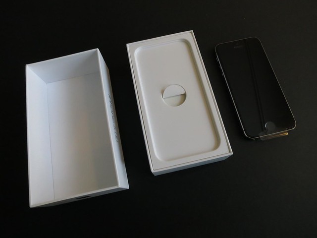 iPhone 5s, 5c + iPod touch Space Gray Unboxing