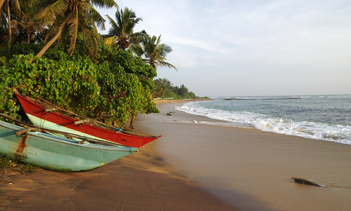 ocean beach waves indianocean wave sri lanka srilanka mirissa