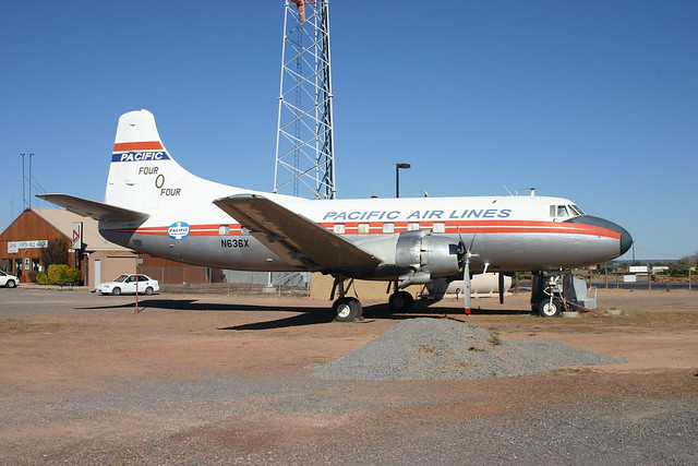 Martin 404 N636X in Pacific Airlines scheme at Valle Grand Canyon 25.10.2008