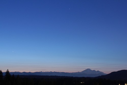 2013-11-20 Comet Ison And Mercury by Ken_Lord, Mercury in the lower left. Star Spica upper right. Comet Ison is just a small faint greenish patch