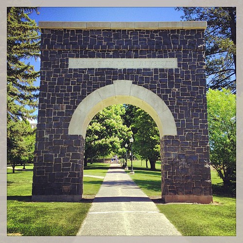 Replica of the original @WSUPullman welcome arch, found behind Sloan Hall #wsu #gocougs