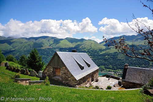 nikon d700 france frankreich nikkor 424120vrii afs241204vrii house hut pyrenäen pyrenees landschft landscape berge mountain hill berg tal valley vallee stunning view