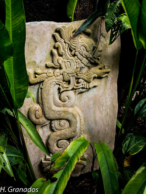 Figura de serpiente con cabeza humana (Kukulcan)