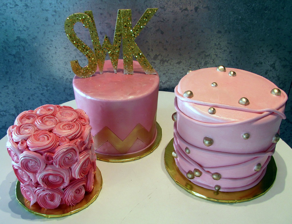 Small Wedding Cakes with a Big Presence