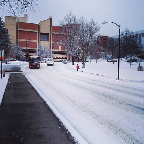Heated sidewalks are great! Facilities Services crews are hard at work elsewhere clearing roads, sidewalks & stairs @WSUPullman. #WSU #GoCougs #WSUSnow