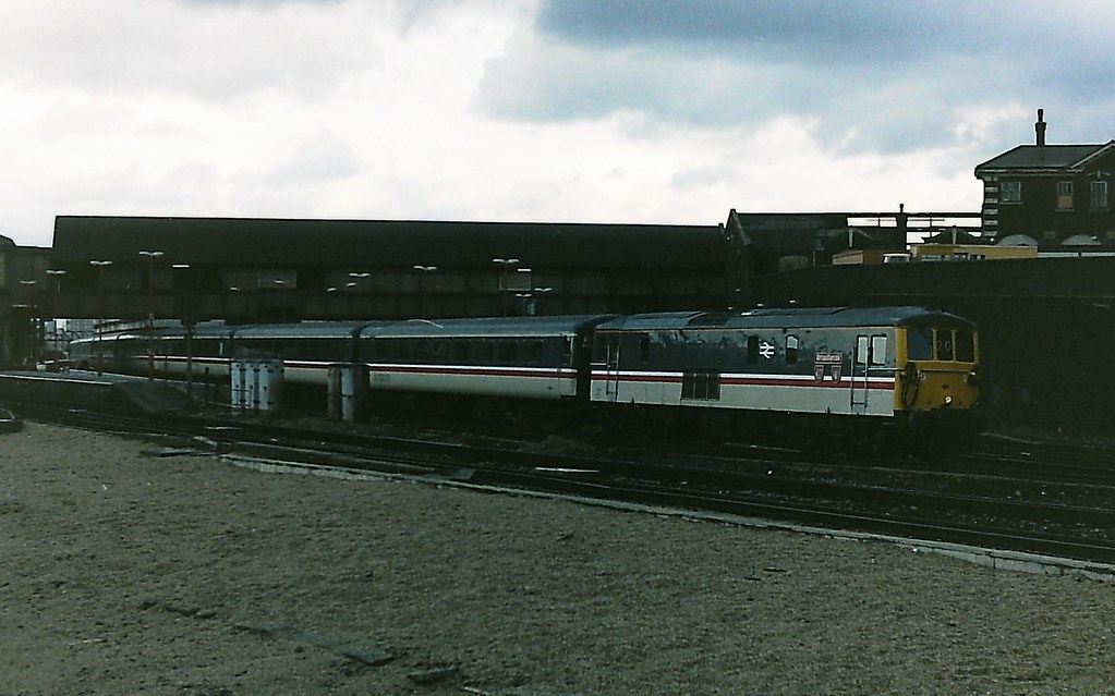 Class 73 73201 in Intercity livery at Clapham Junction