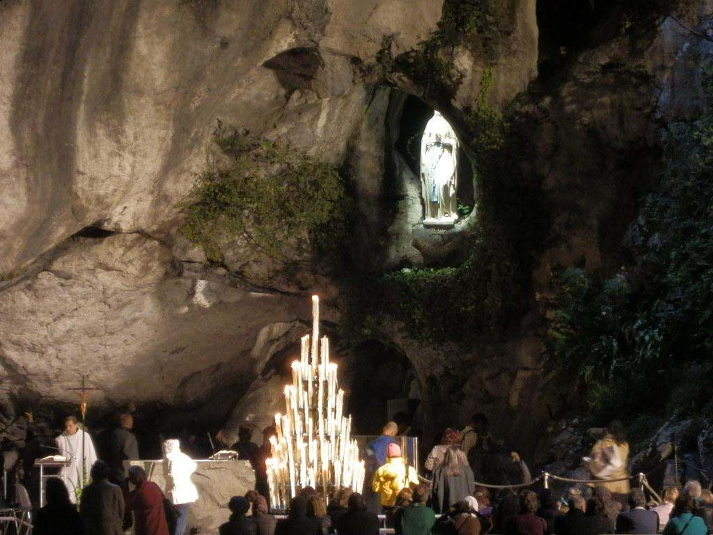 The Grotte de Massabielle by night, Lourdes | Lee | Flickr