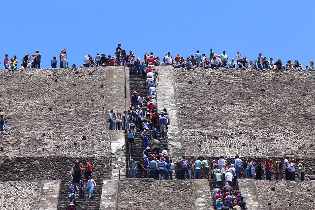 Crowd at Pyramid of the Sun