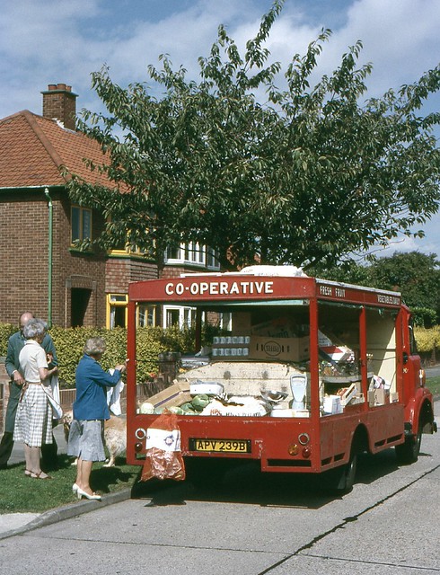 APV 239B, Ipswich Co-op Greengrocery Cart, Adelaide Road, Ipswich, 1985.