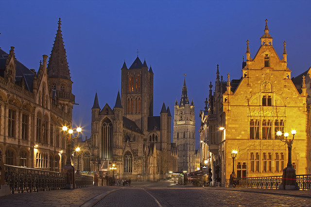 Una passeggiata nel passato / A walk in the past (Ghent, East Flanders, Belgium)