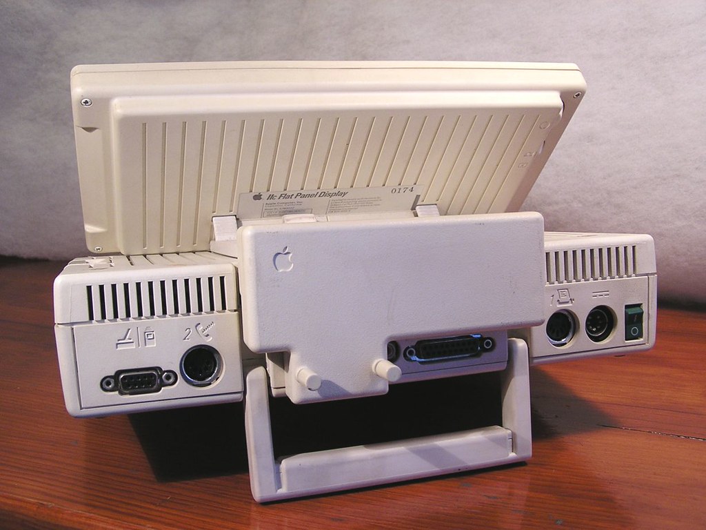 Apple IIc, Flat Panel Display | L'écran qui devait transform… | Flickr