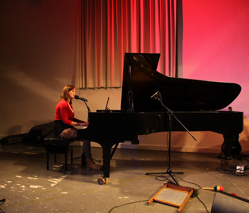Josephine Hoek on piano | by Enjazzed