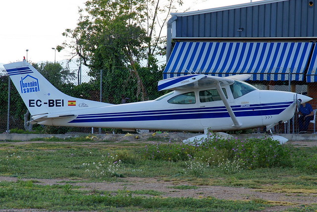 EC-BEI  Cessna 182J Skylane