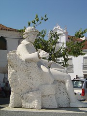 Estátua do Poeta Bernardim Ribeiro - Torrão - Portugal