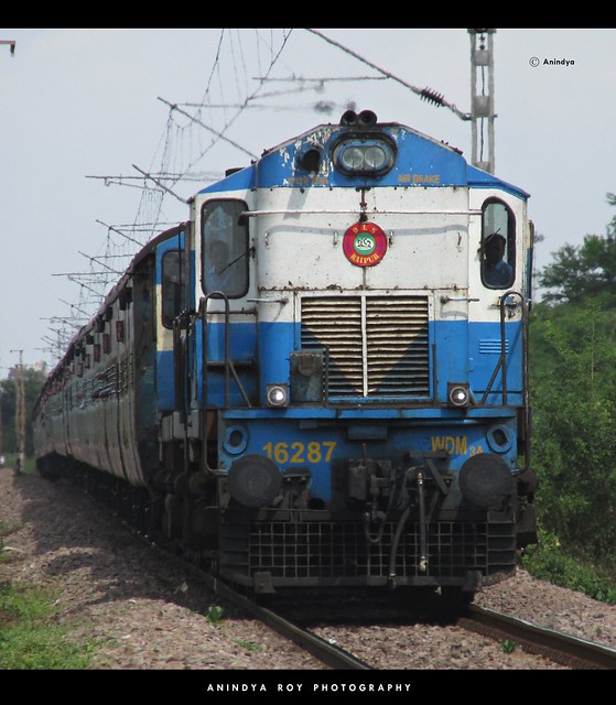 Nautanwa Durg Express