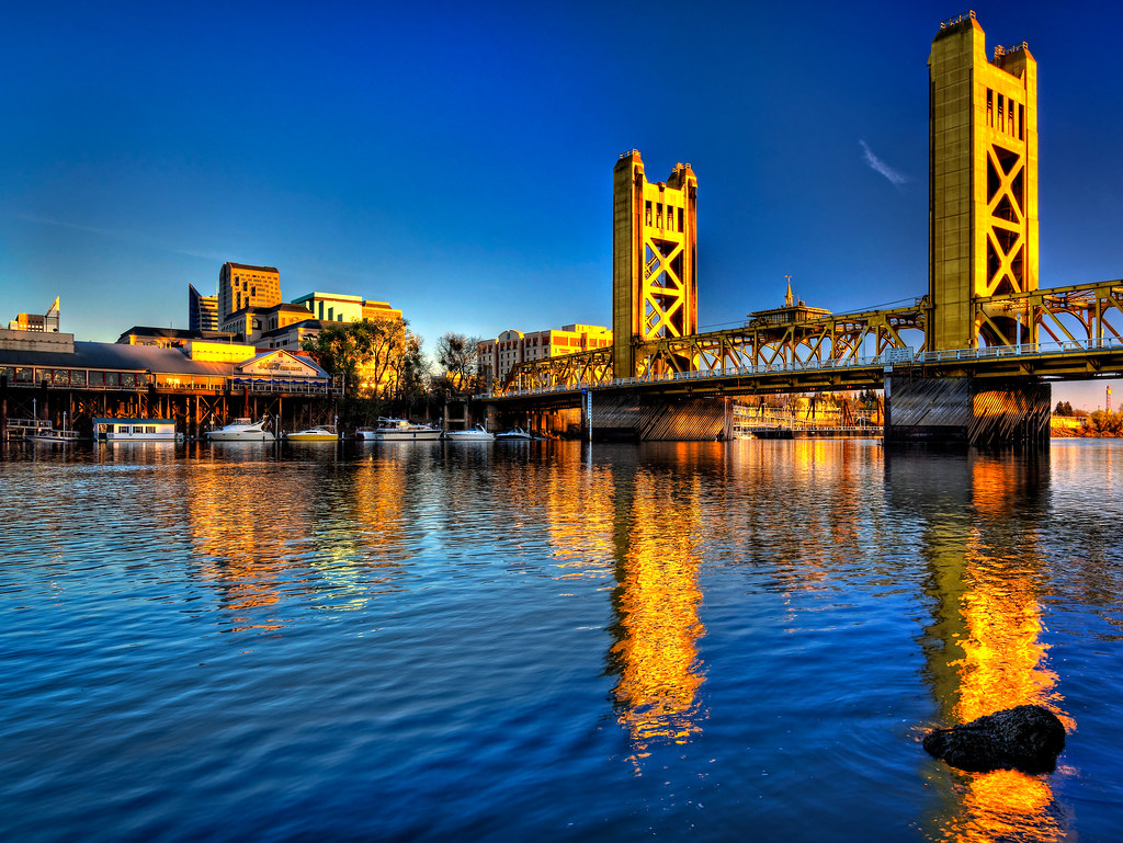 Sacramento River at Tower Bridge, Sacramento, California ...