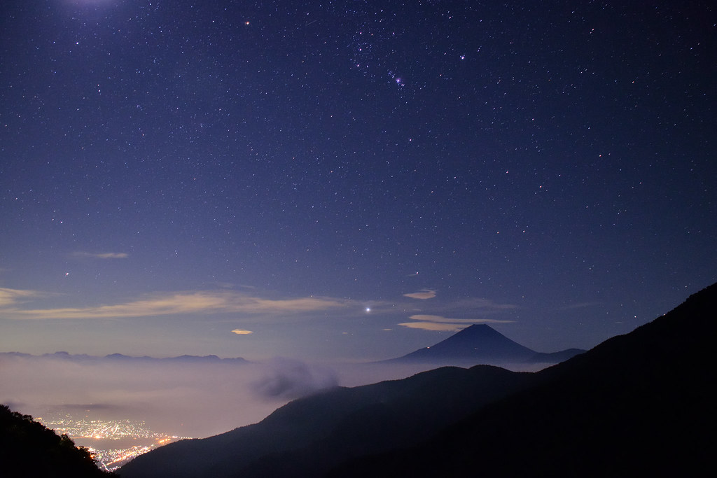 Mt.Fuji and Winter Triangle in summer night | 富士山と冬の大三角