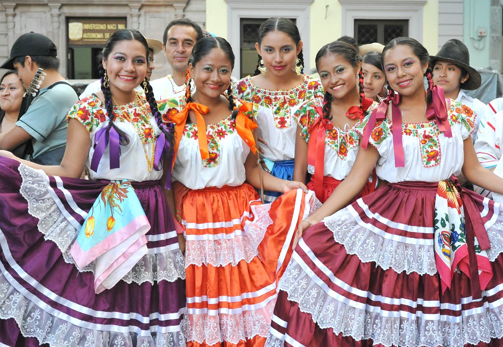 ...clothing, women, gente, fiestas, mexican, oaxaca, textiles, mujeres, rop...