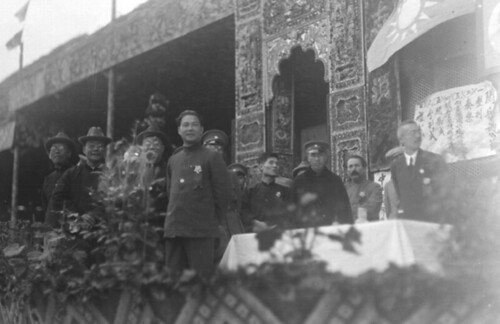 国民党第二次全代会－汪精卫，蒋介石，鲍罗廷等在主席台上 1926 广州
