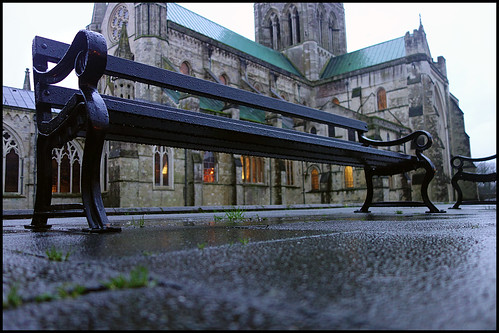 wet bench earlymorning chichester 58 pavingstones chichestercathedral rx100 happybenchmonday
