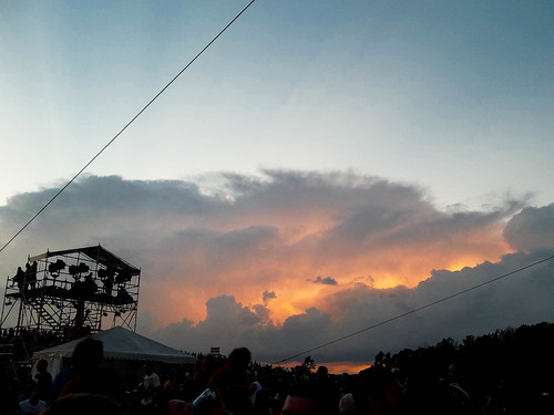sunset sky storm concert stormclouds halestormavengedsevenfold