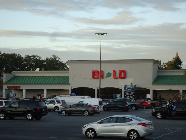 Piggly Wiggly changing to Bi-Lo