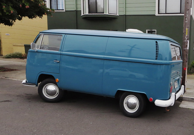 Blue hippie van; The Sunset, San Francisco (2014)
