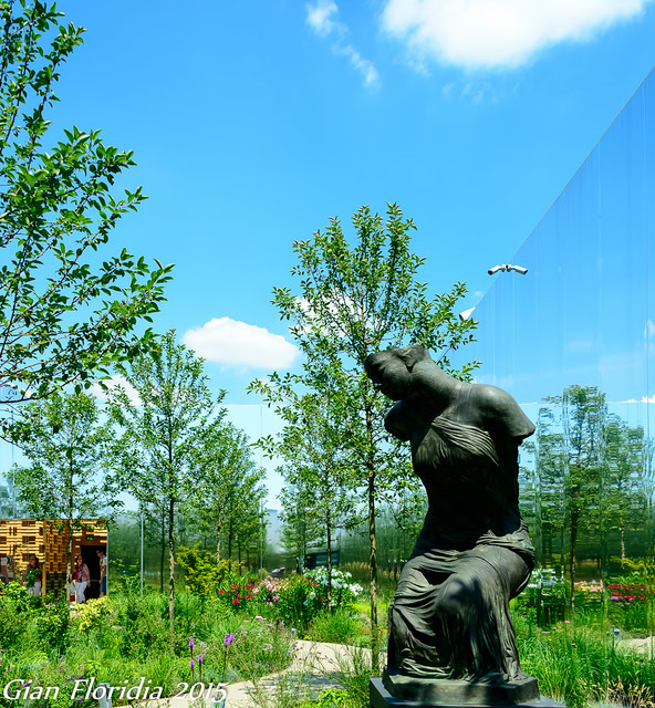 Expo2015: A magic apple tree garden in front of Polish Pavilion