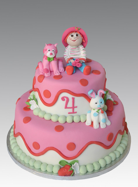 Strawberry doll &  friends Cake