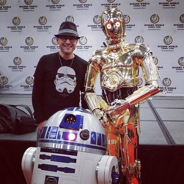 C-3PO and R2D2 make a rare, suprise appearance at Wizard World Austin 2013