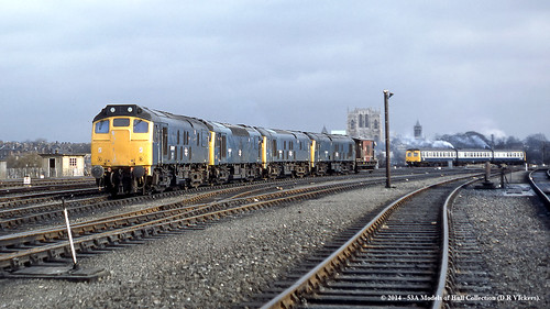 york train diesel railway britishrail yk tmd 25010 25011 25023 25087 class25 swindonclass 120dmudieselpassenger
